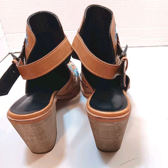 Floral Embroidered Western Cut-Out Ankle Booties Size 10 Block Heel Faux Leather - Picture 4 of 9